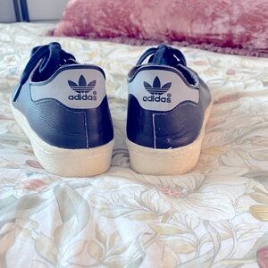 Adidas leather sneaker 7.5 vintage look